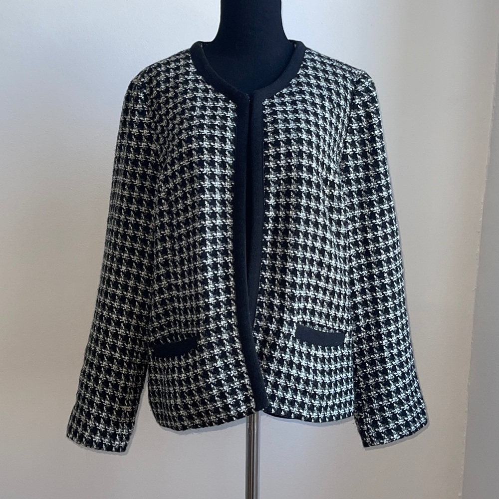 Croft & Borrow black and white tweed jacket